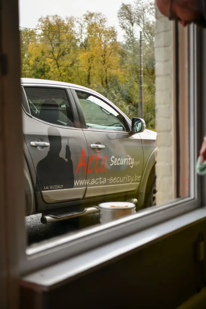 Acta Security | voiture de patrouille mobile